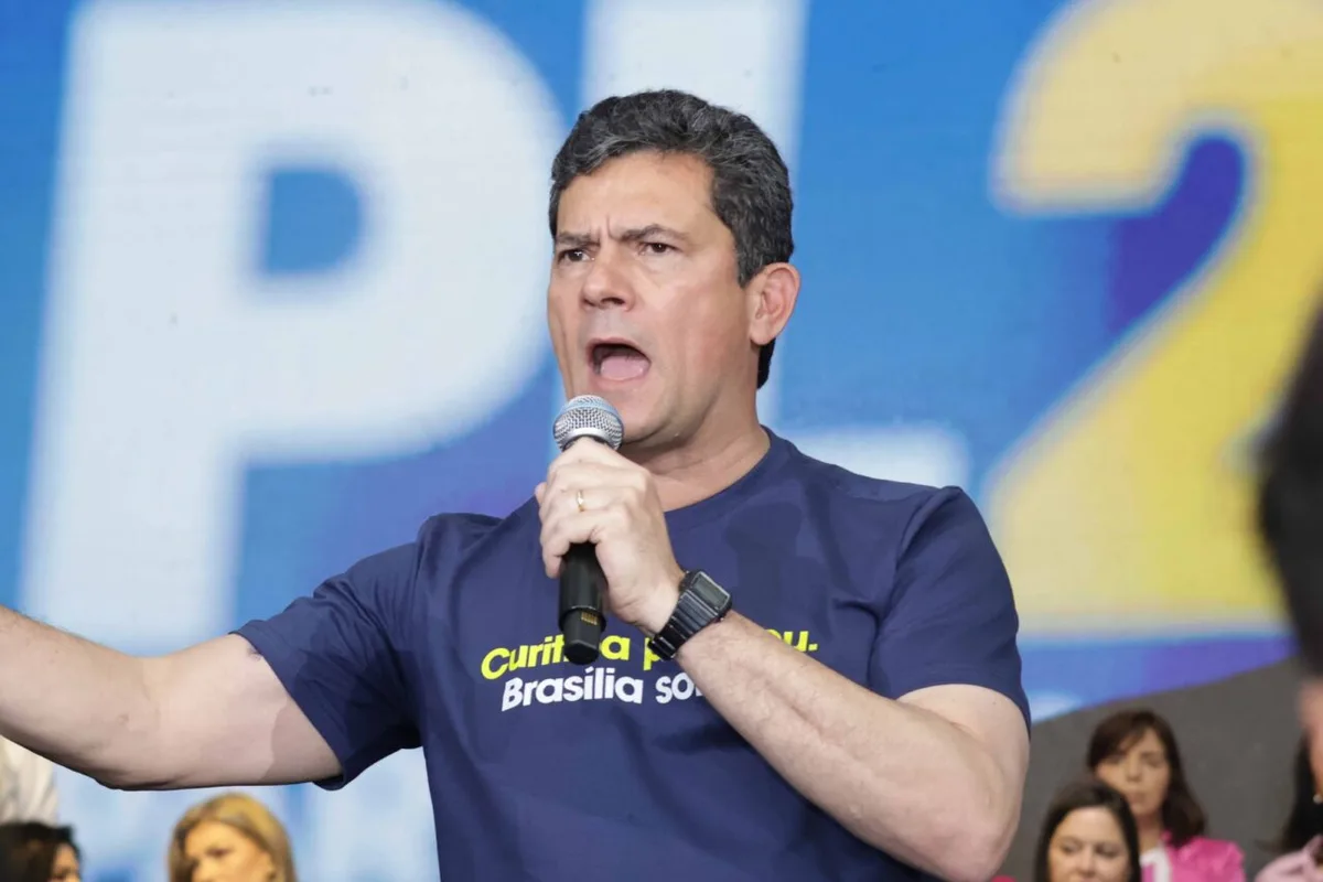 Moro é ironizado ao tentar se associar a Ratinho Jr na TV
