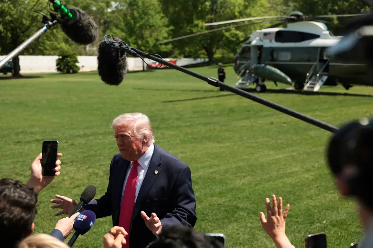 Juiz dos EUA ordena retorno de CNN, MS Now e Politico à Casa Branca