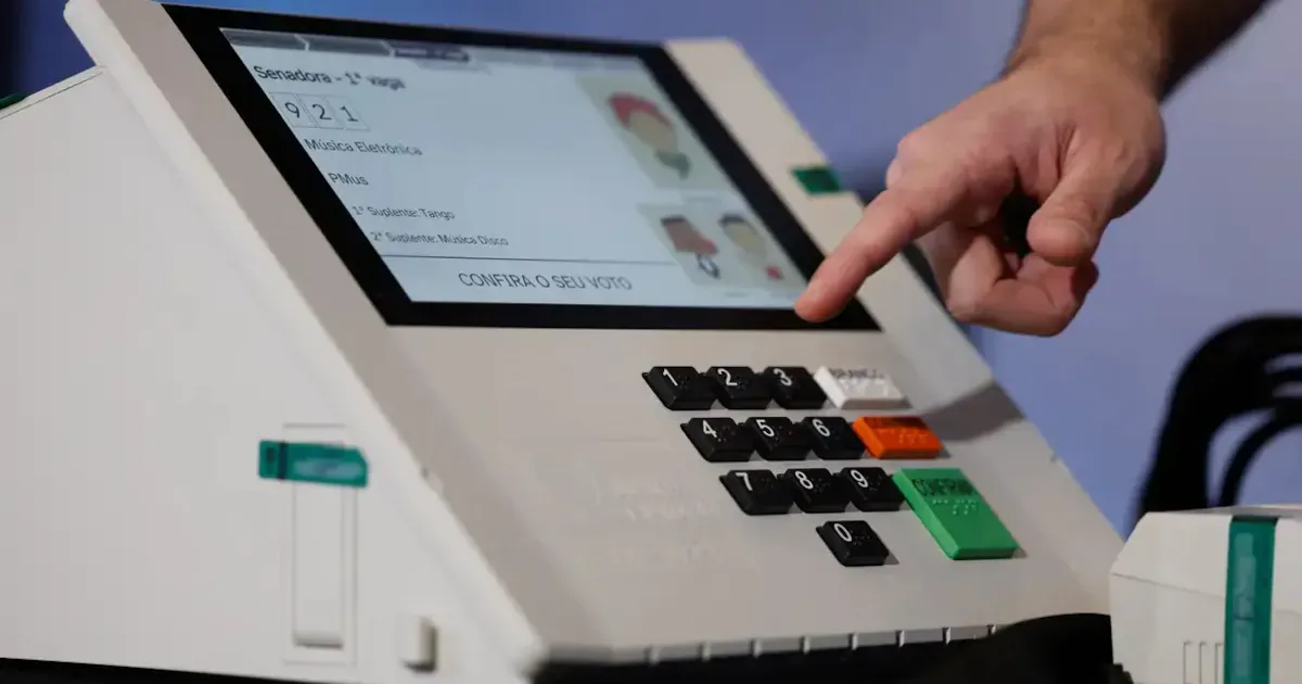 Voto obrigatório começa aos 18 anos para eleitores alfabetizados