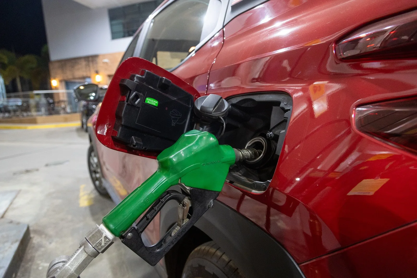 Combustível adulterado pode danificar motor, injetores e sistemas de controle