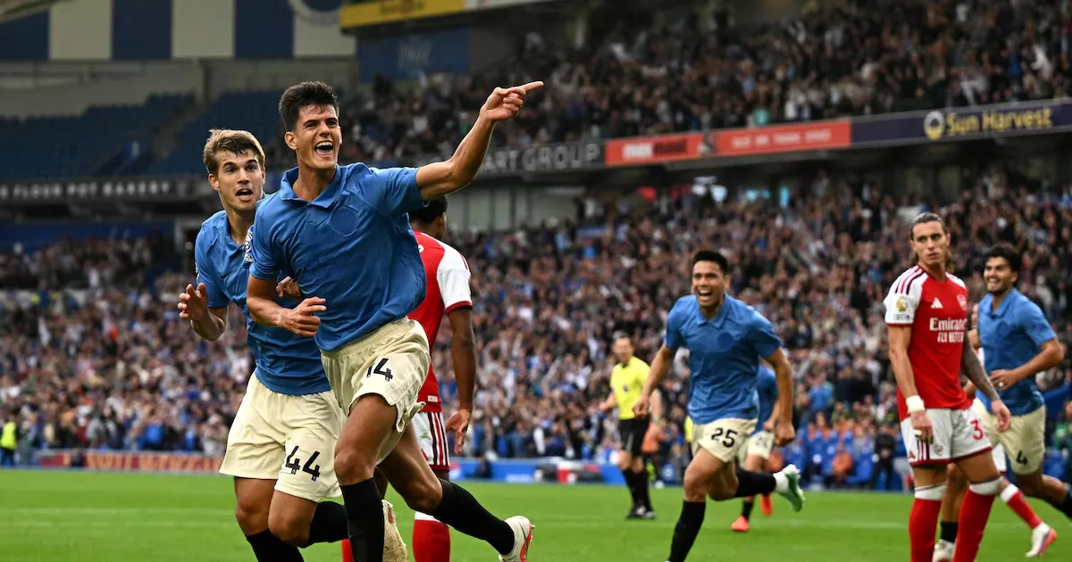 Brighton impõe ritmo, marca três vezes e derruba o Arsenal na Premier League