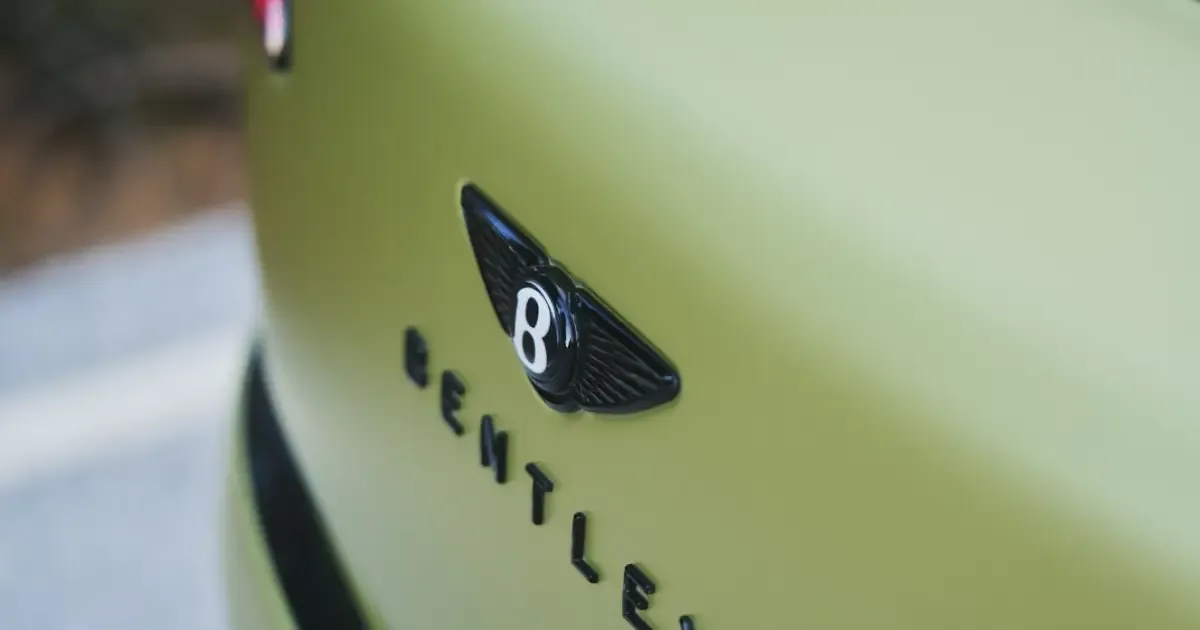 Torcal combina 850 cv, plataforma elétrica e novos materiais da Bentley