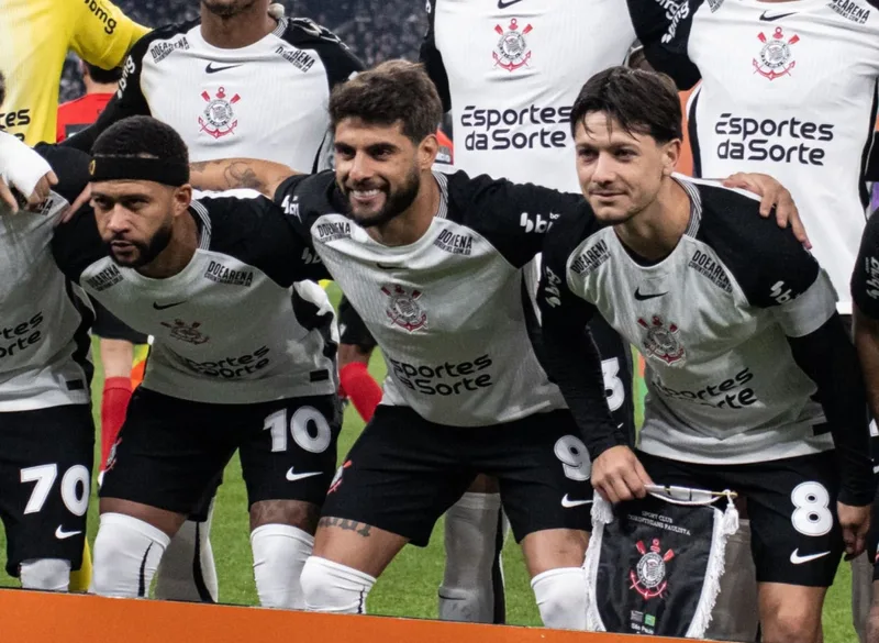 Corinthians pode reunir trio GYM como titular contra o Internacional