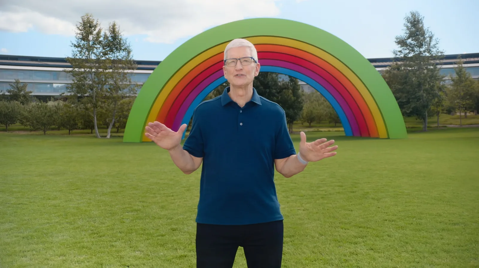 Apple prepara nova fase de lideranças com Cook ainda na presidência executiva