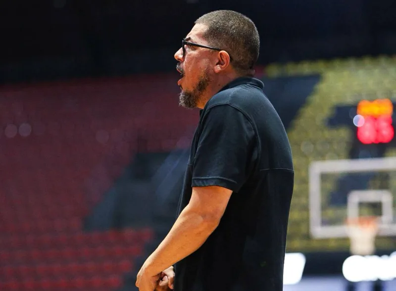 Corinthians reduz elenco do basquete e aposta em atletas da base para 2026/27