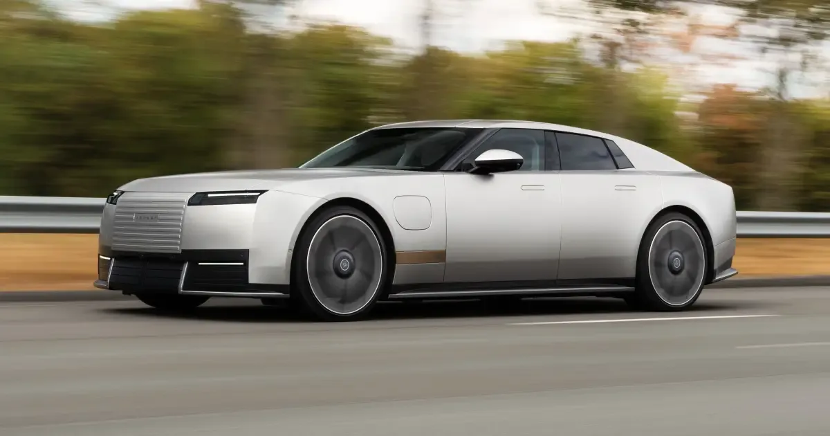 Jaguar Type 01 estreia com três motores elétricos e autonomia de 720 km