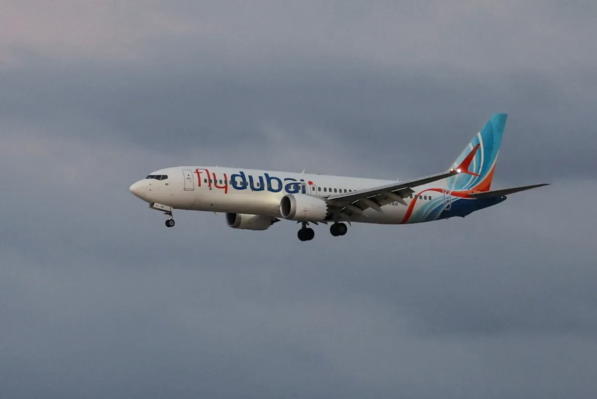 Emirados dizem que copiloto tentou assumir avião com machado durante voo