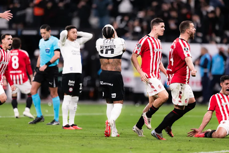 Corinthians cai na Libertadores, regulariza salários e ganha loja em São Paulo