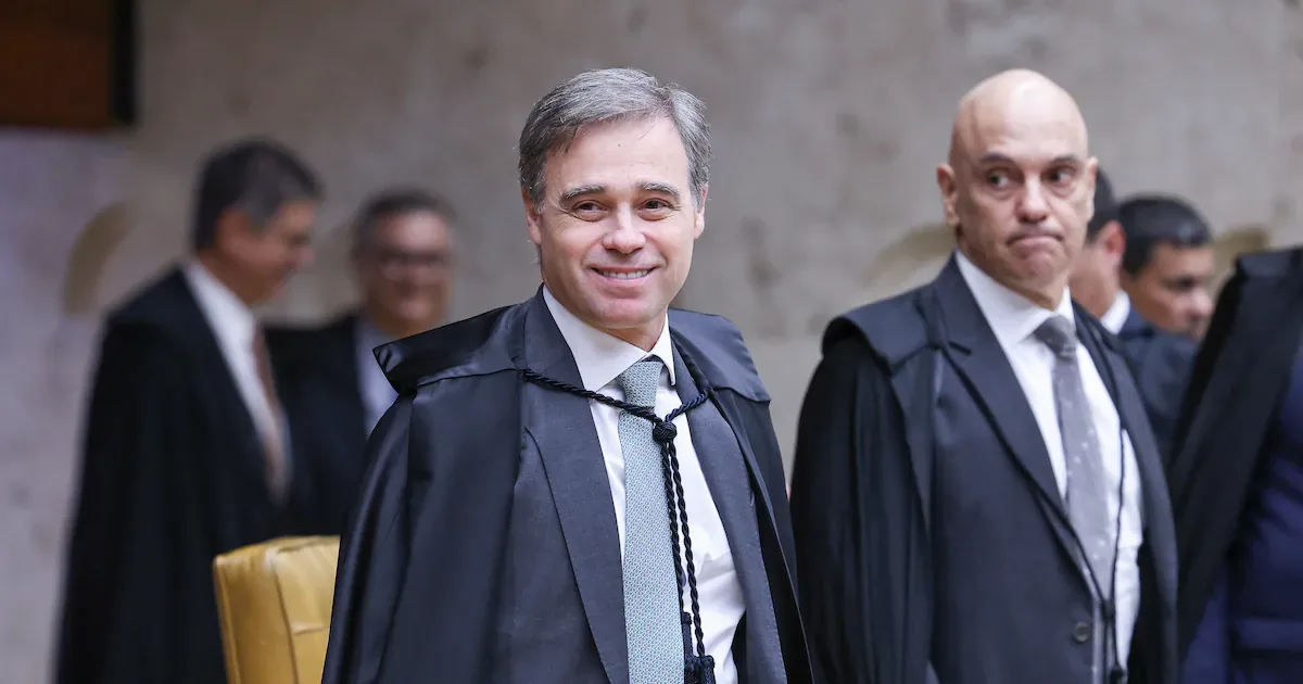 Mendonça suspende relatórios da PF sobre autoridades e ordena apuração interna