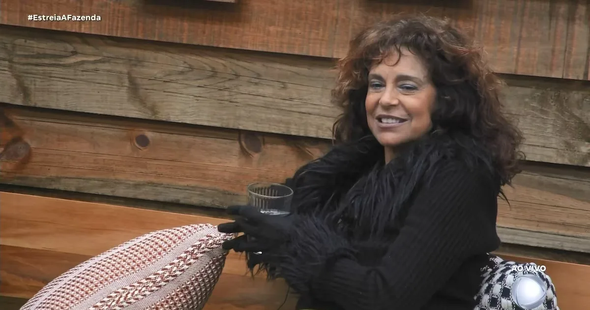 Giovanna Gold lidera enquete por vaga no elenco de A Fazenda 18