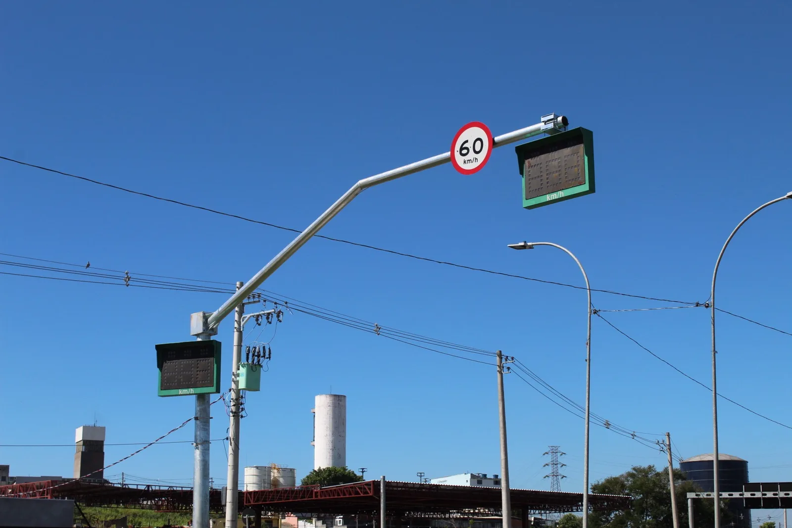 Radares de velocidade média terão testes em oito estados brasileiros