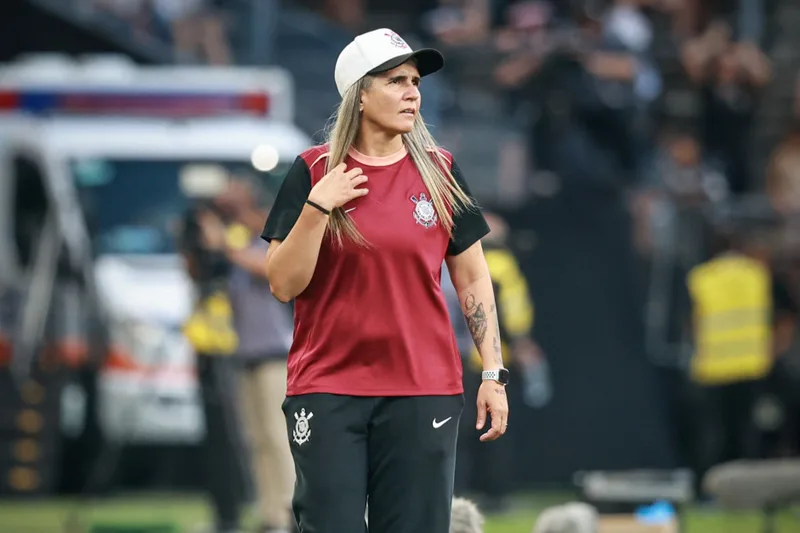 Emily Lima vê evolução do futebol feminino após fim da sequência do Corinthians
