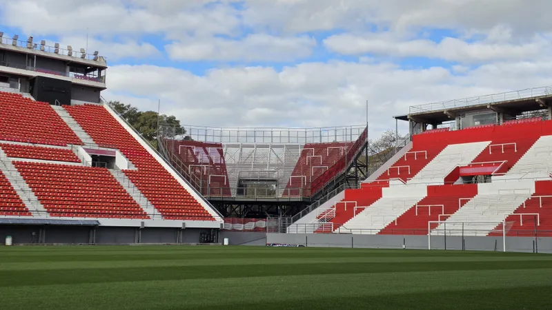 Buenos Aires orienta torcedores sobre denúncias de racismo em jogo do Corinthians