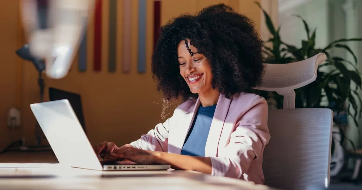 Oportunidades remotas internacionais abrangem tecnologia, marketing e outras áreas