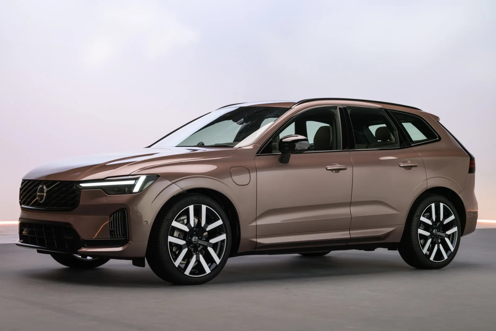 Bateria maior muda estratégia dos híbridos Volvo XC60 e XC90
