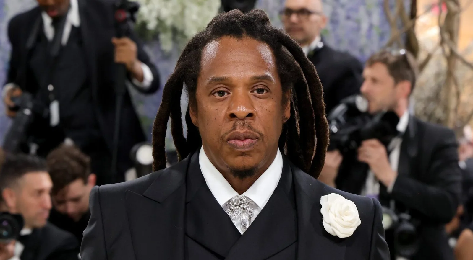 Retratação muda processo de Jay-Z, que seguirá contra advogado de acusadora