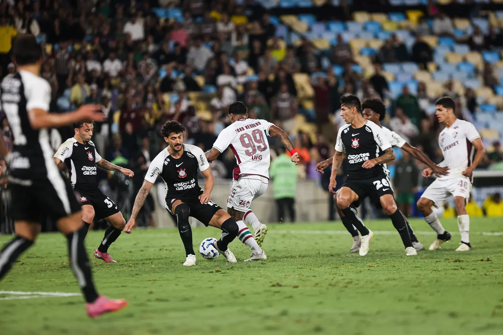 Corinthians chega para duelo com o Fluminense entre as melhores defesas