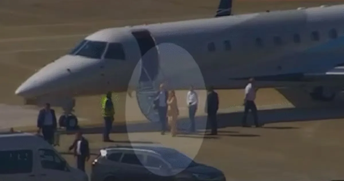 Vídeo registra Moraes e Viviane Barci em avião ligado a Vorcaro