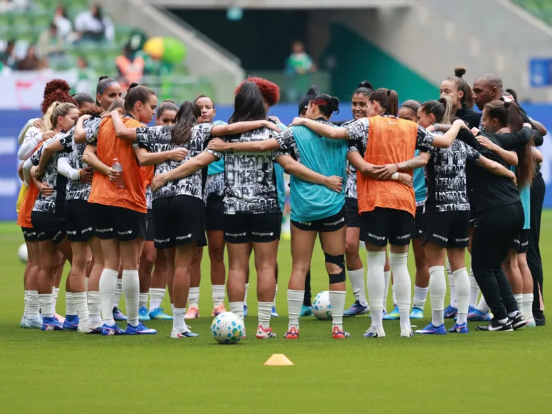 Corinthians paga parte dos atrasados, mas atletas cobram novos repasses