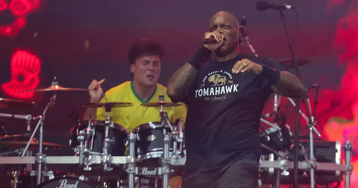 Sepultura leva turnê de despedida ao Palco Mundo sem tocar “Roots”