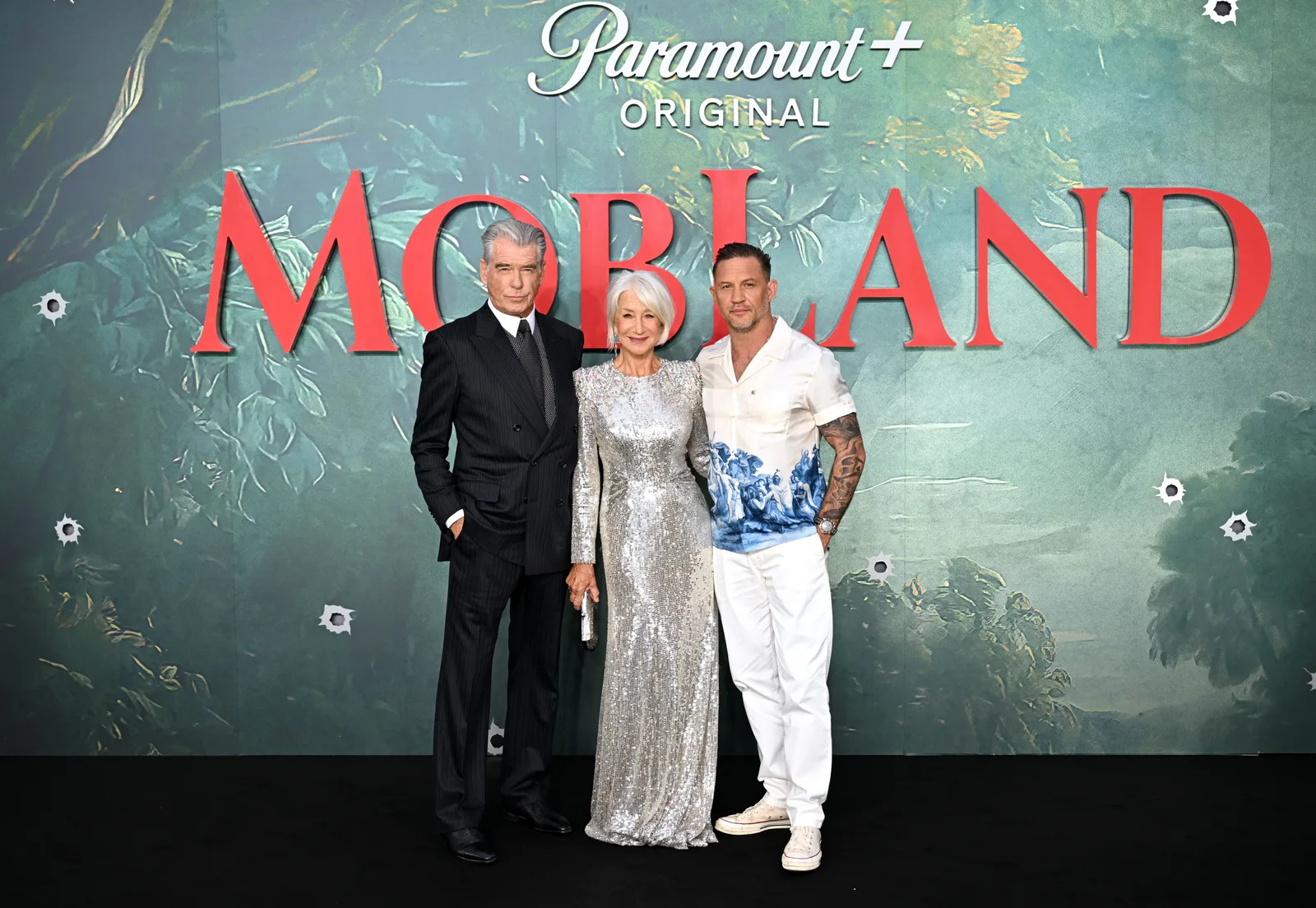 Pierce Brosnan nega desentendimento com Tom Hardy em série