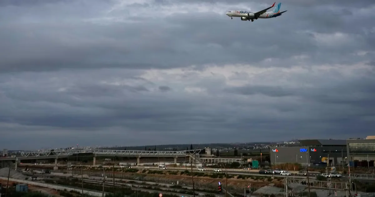 Passageiros dominam copiloto após ataque e ajudam a pousar voo na Arábia Saudita