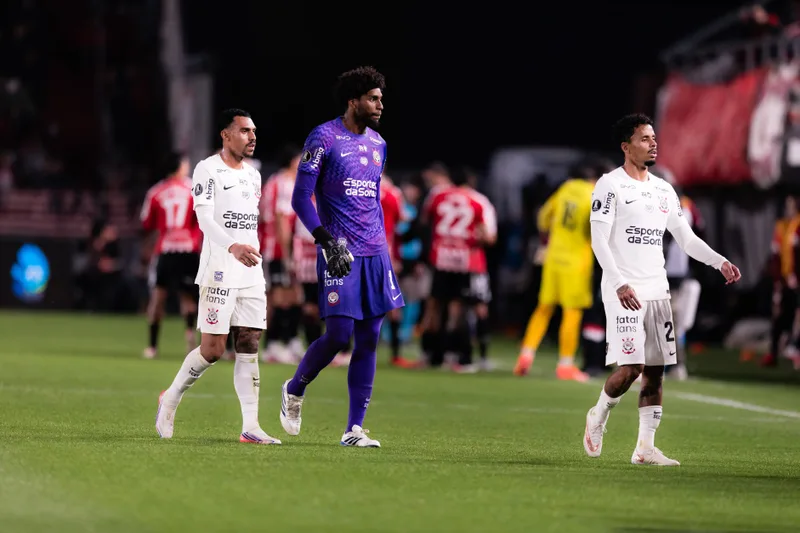 Hugo Souza destaca estreia de Matheuzinho e Breno Bidon na Seleção