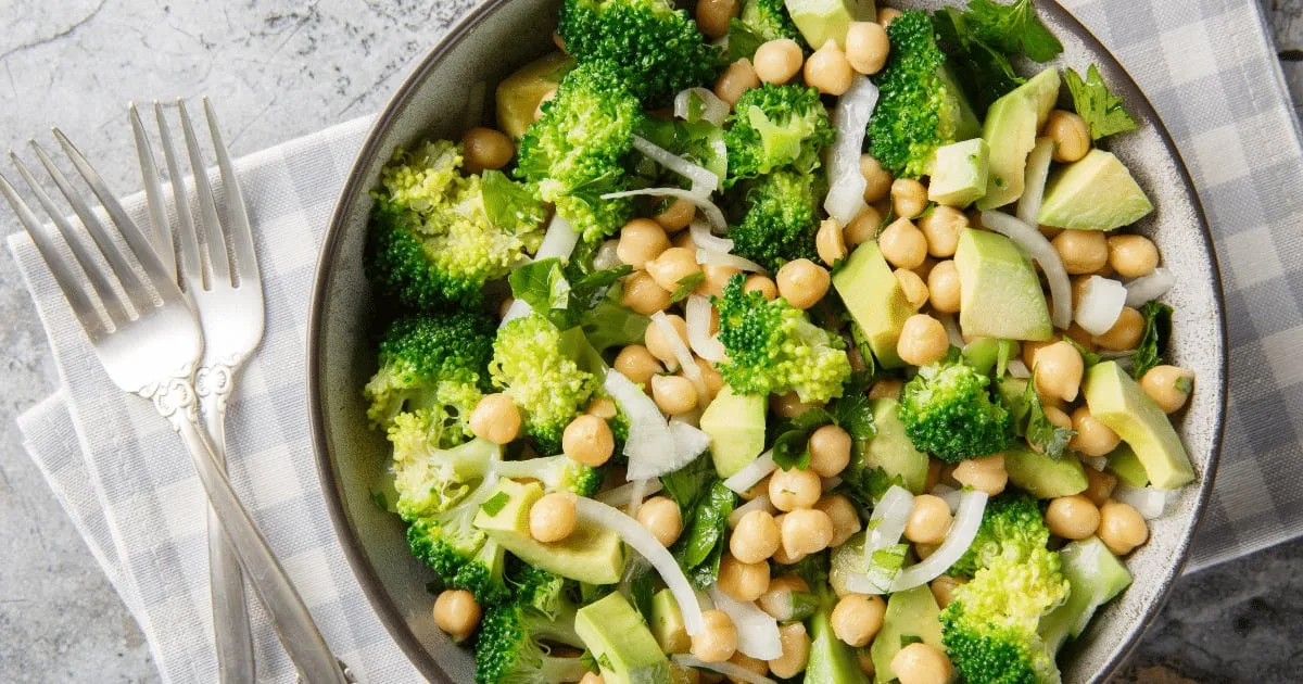 Cinco receitas de almoço com grão-de-bico e vegetais
