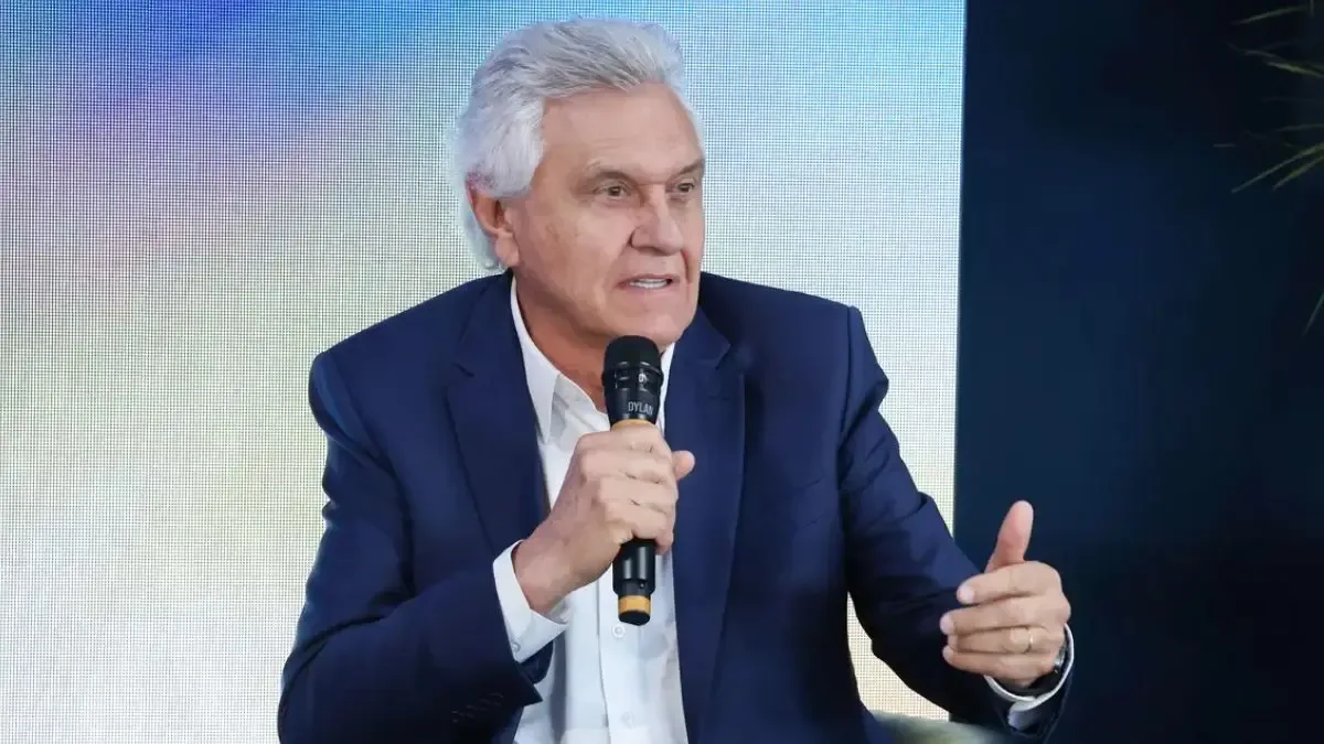 Flávio tenta atrair Caiado com promessa de ministério, diz Vinícius Murad