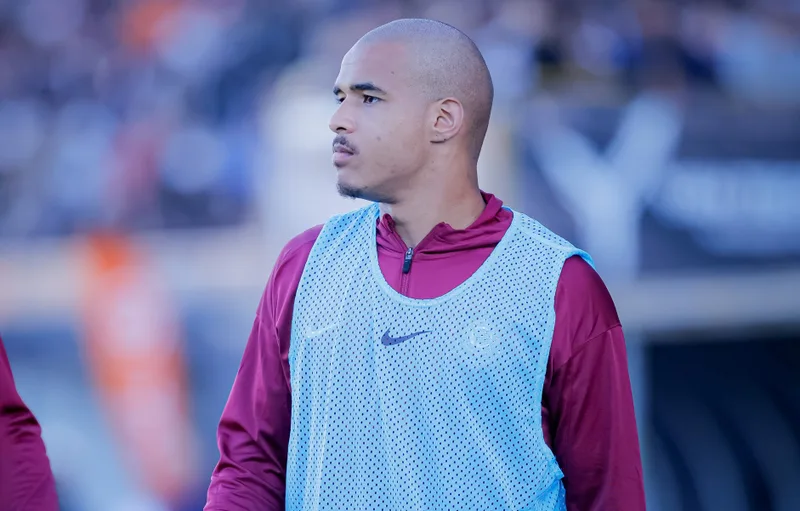 Yago Melo é relacionado pelo Corinthians para duelo com o Flamengo