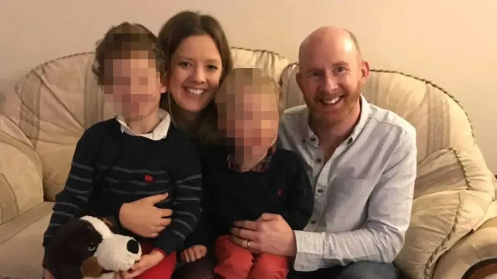 Médica ligada à família real britânica é achada morta em casa