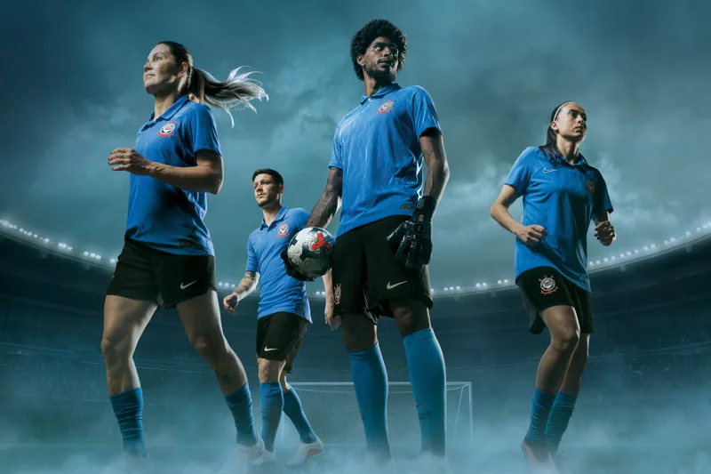 Corinthians apresenta camisa 3 azul em homenagem a Tobias e à Invasão de 1976
