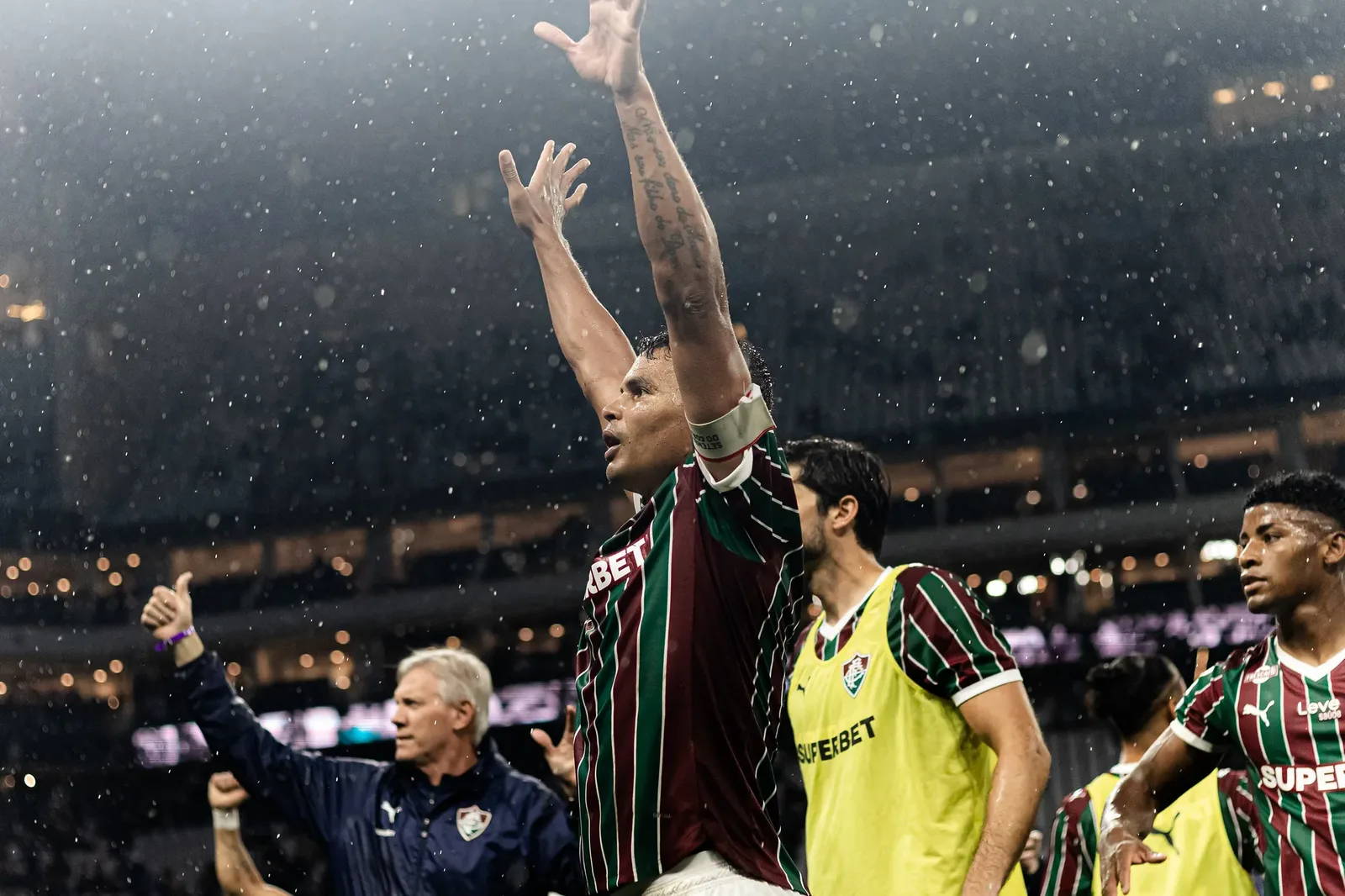 Thiago Silva cobra atenção do Fluminense após vitória sobre o Corinthians