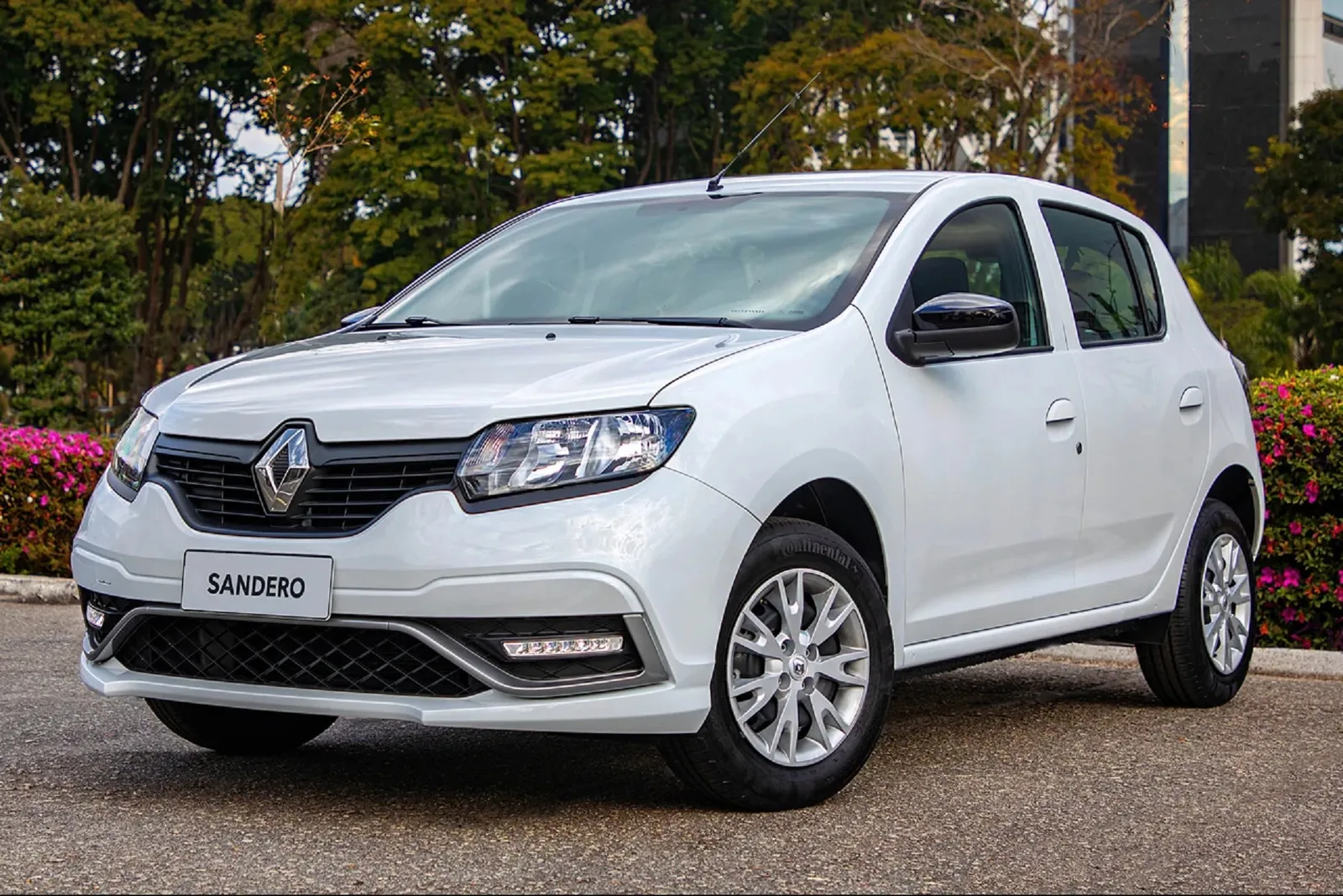 Sandero e Logan usados: opções com preços a partir de R$ 26.900