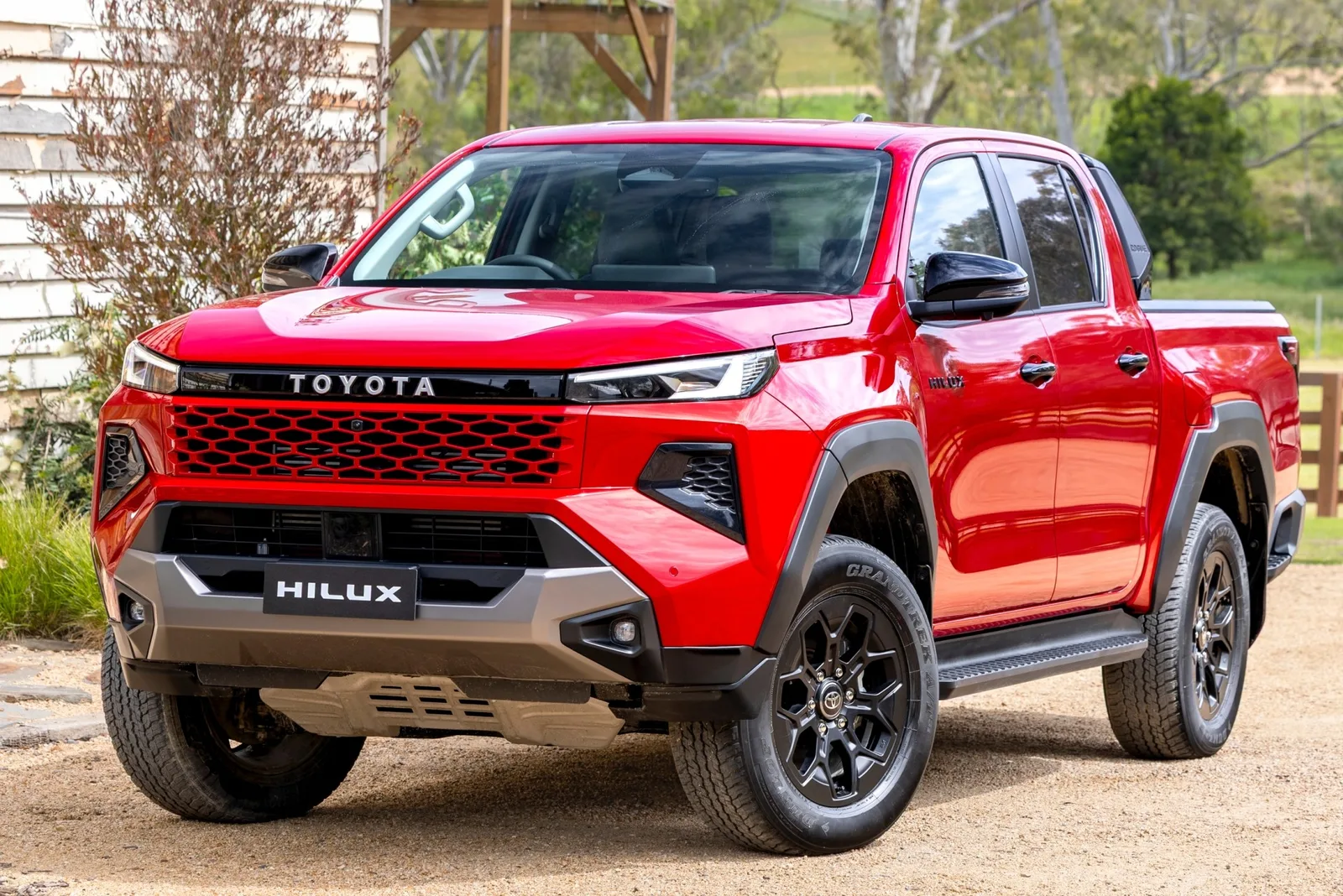 Toyota anuncia investimento de R$ 6,7 bilhões para nova Hilux na Argentina