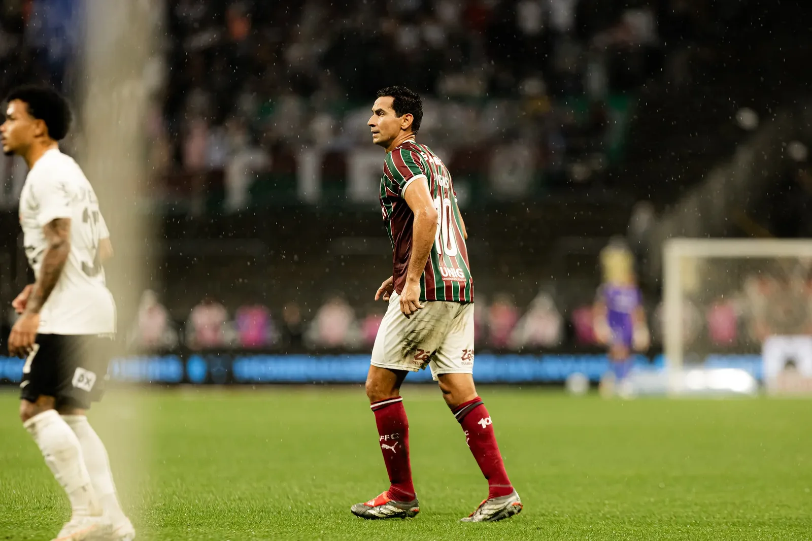 Ganso entra no segundo tempo e dá assistência para gol de Hulk