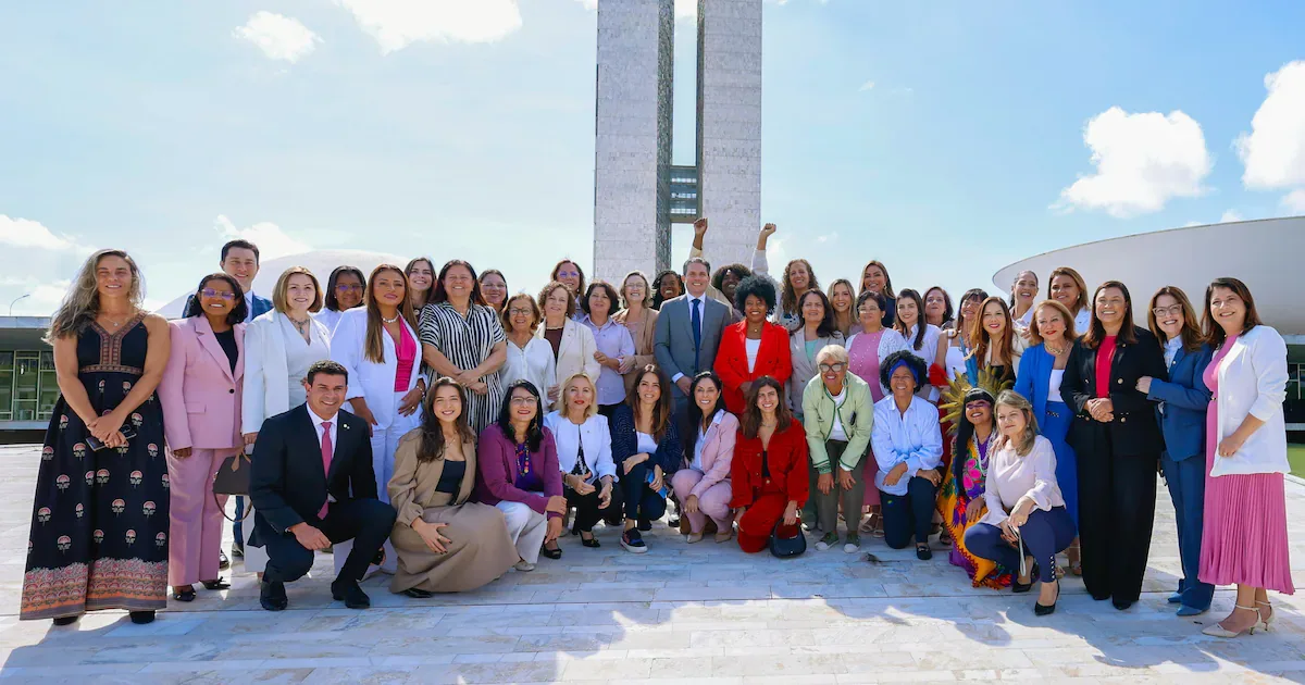 Mulheres recebem menos doações que homens na disputa eleitoral de 2026