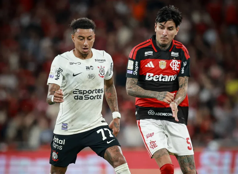 Gol no fim mantém Corinthians na 13ª posição após revés para o Flamengo