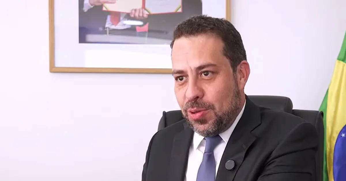 Boulos critica juros e defende que eleição priorize economia e soberania