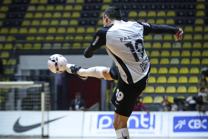 Corinthians alcança 32 pontos e recupera topo do Paulista de Futsal