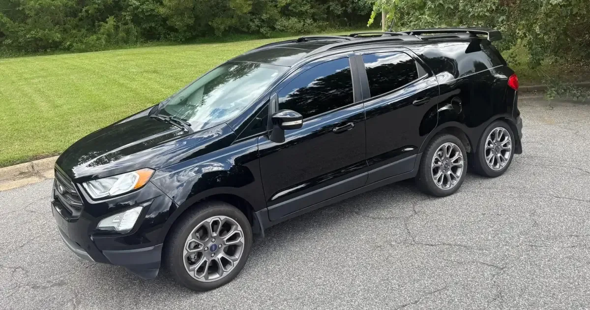 Ford EcoSport com seis rodas é vendido em leilão por R$ 54.835