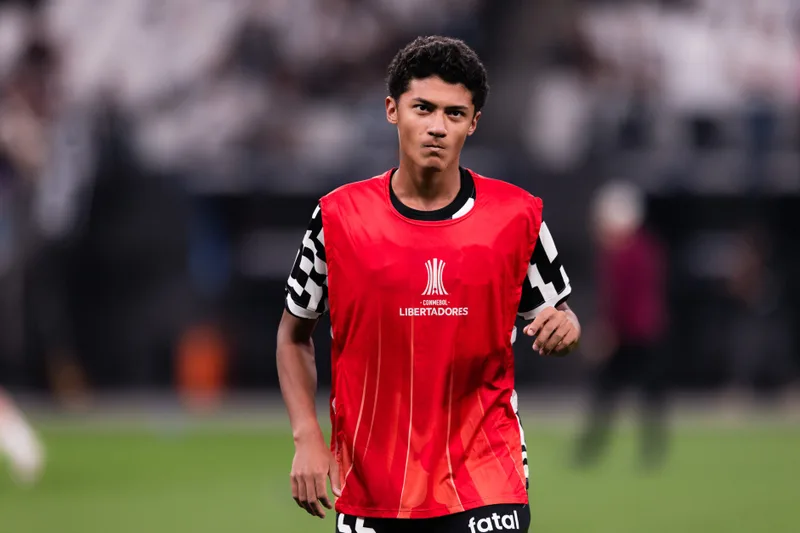 Corinthians avalia Iago Machado para duelo com Flamengo no Maracanã