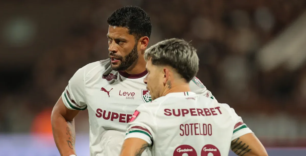 Hulk participa de três gols e impulsiona avanço do Fluminense na Libertadores