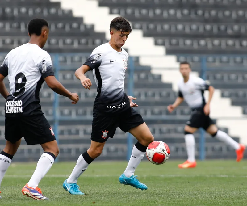 Lucas Molina deixa o Corinthians por empréstimo de uma temporada ao Avaí