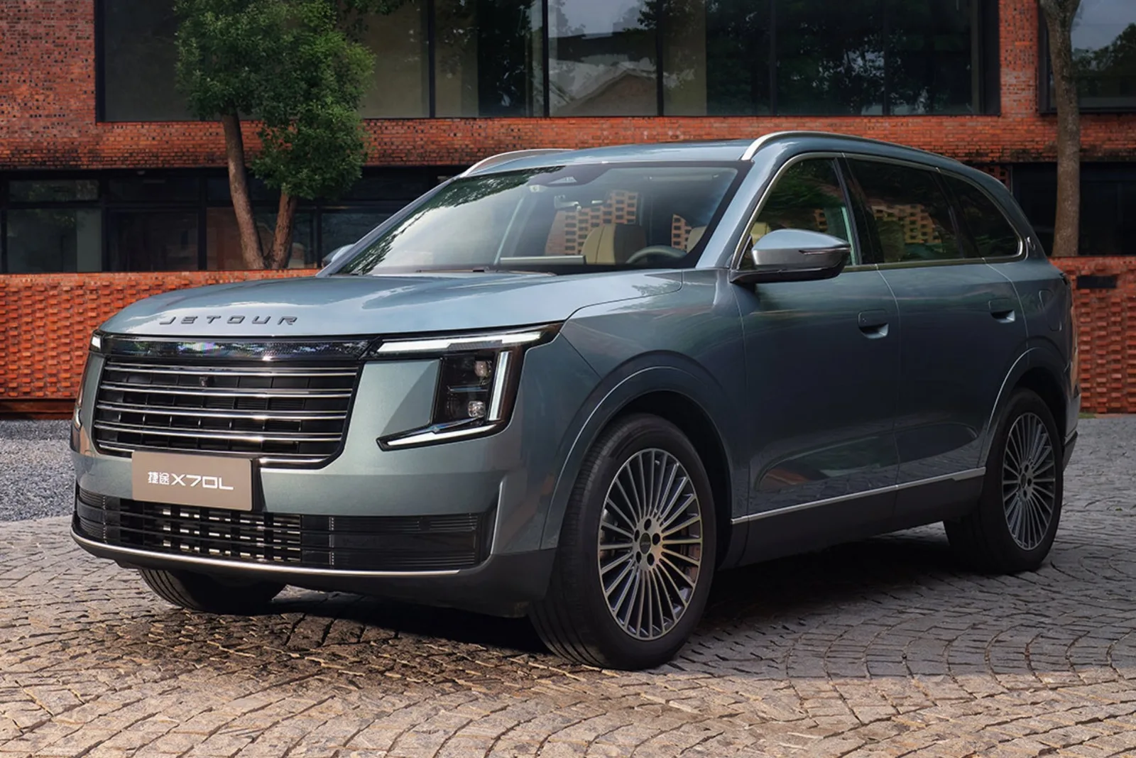 Jetour prepara SUV híbrido de sete lugares para o mercado brasileiro
