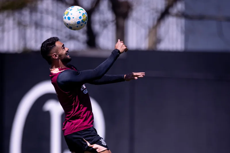 Corinthians terá Raniele contra o Flamengo antes de suspensão na Libertadores