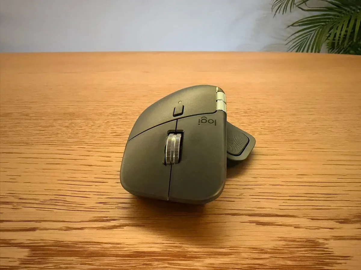 MX Master 4 aposta em ergonomia, personalização e manutenção facilitada