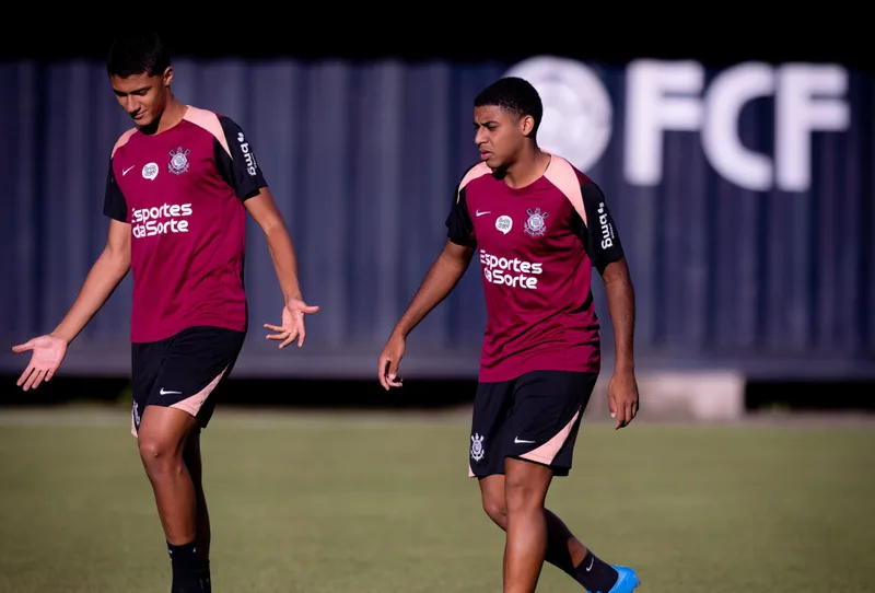 Corinthians deve poupar titulares contra o Flamengo antes da Libertadores