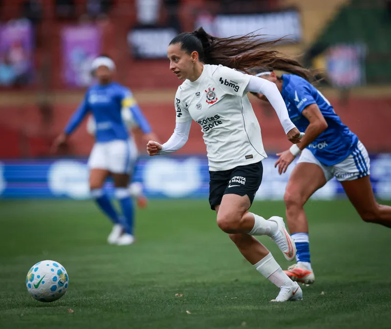 Belén Aquino destaca evolução e adaptação no Corinthians após vaga na semifinal