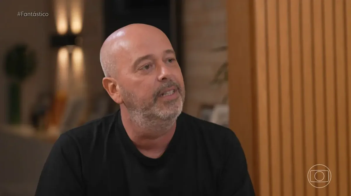 Alex Escobar recebe diagnóstico de miastenia gravis após passar mal ao vivo